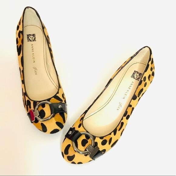 Anne Klein 'Fielding' Cheetah Print Leather Round Toe Heels - Picture 9 of 14